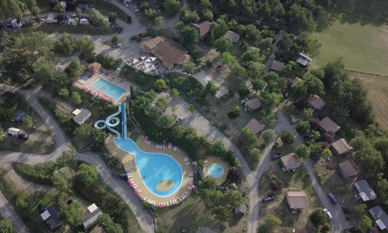 Camping Le Couriou Recoubeau-Jansac ภายนอก รูปภาพ