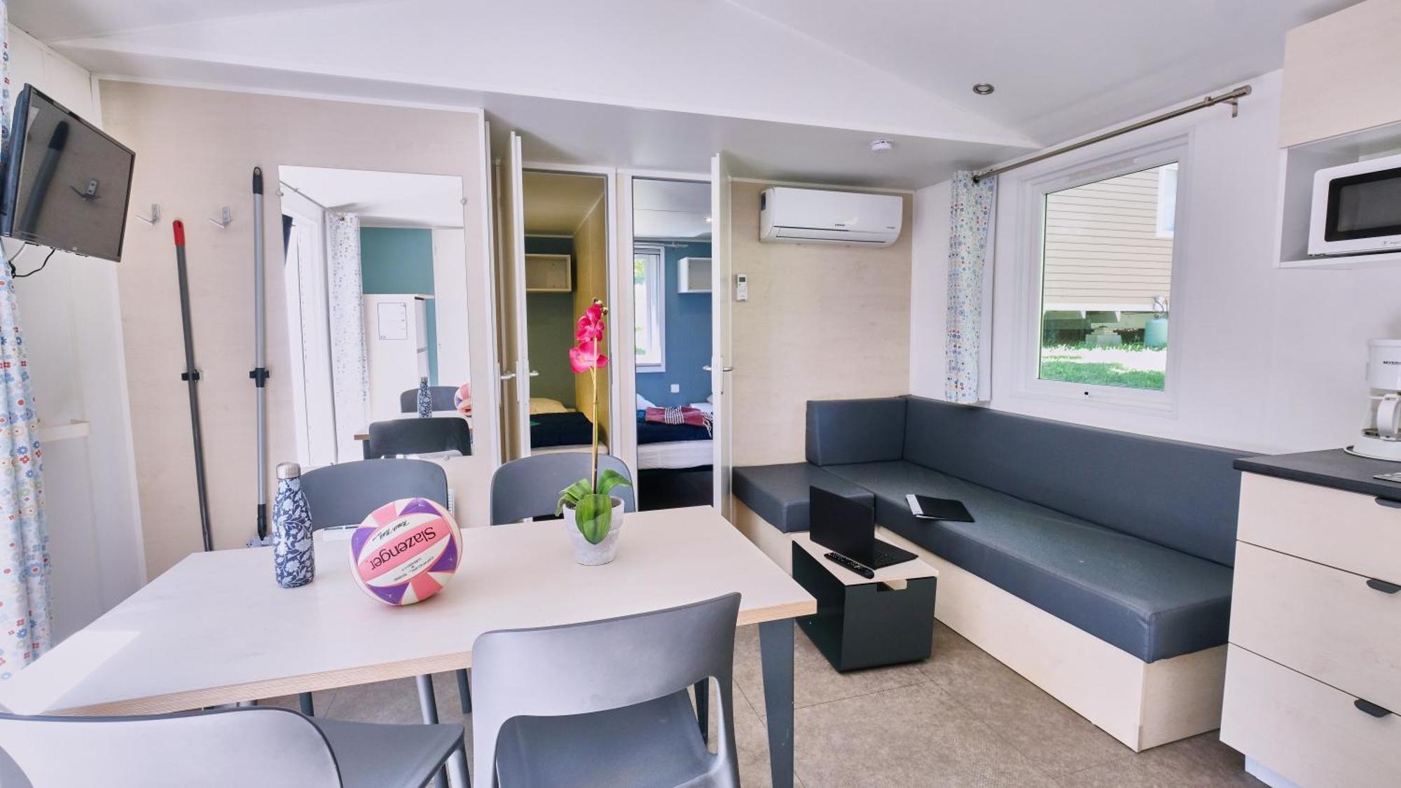 Camping Le Couriou Recoubeau-Jansac ภายนอก รูปภาพ