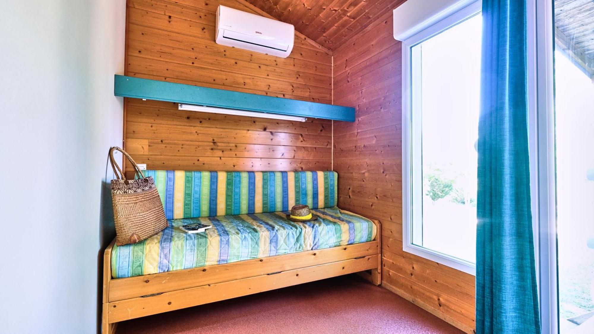 Camping Le Couriou Recoubeau-Jansac ภายนอก รูปภาพ