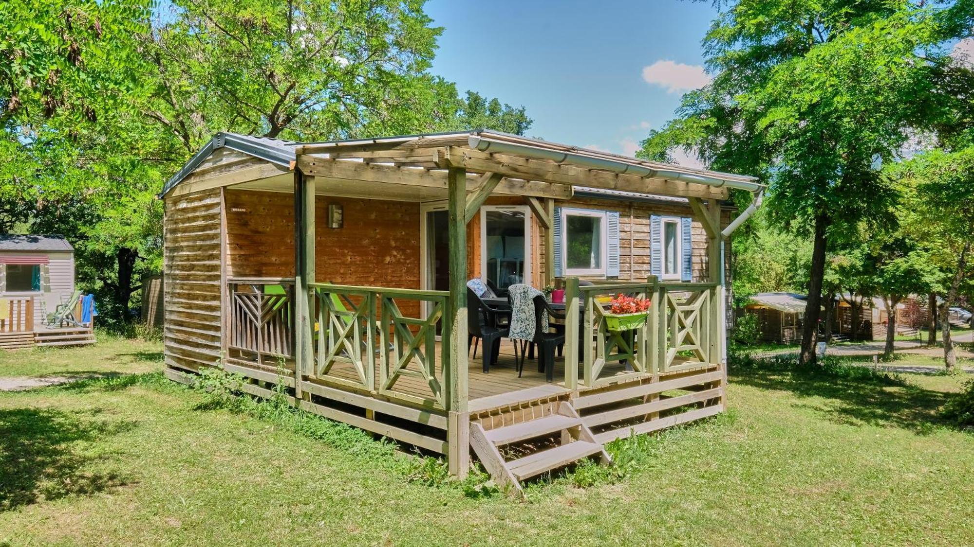 Camping Le Couriou Recoubeau-Jansac ภายนอก รูปภาพ