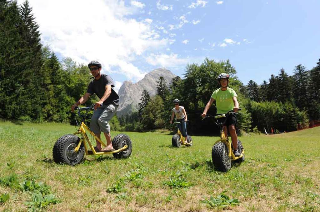 Camping Le Couriou Recoubeau-Jansac ภายนอก รูปภาพ